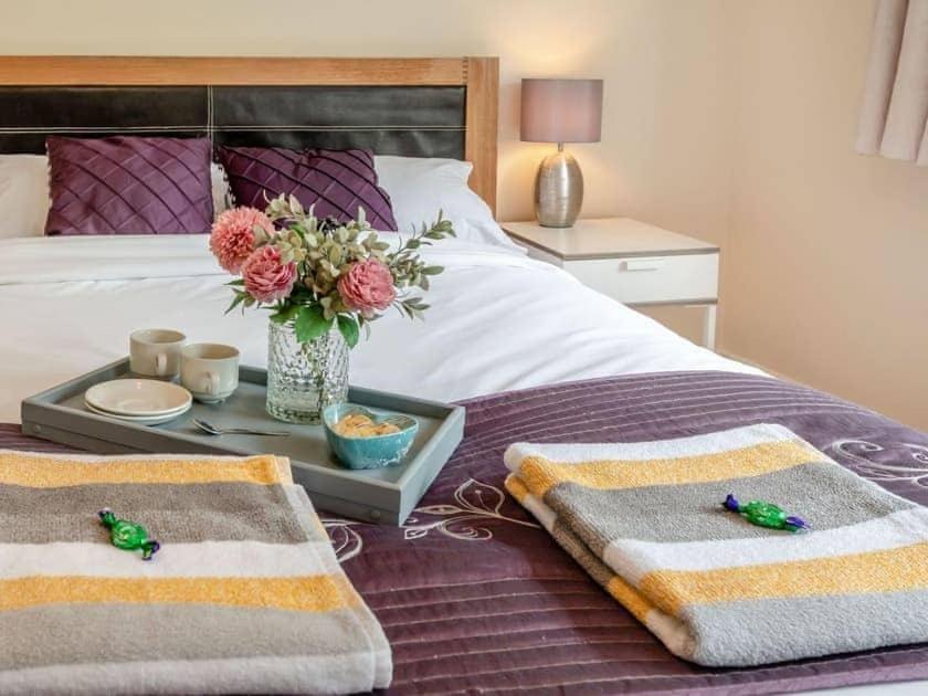 Lions Lodge: Great Location With Hot Tub 灵伍德 外观 照片